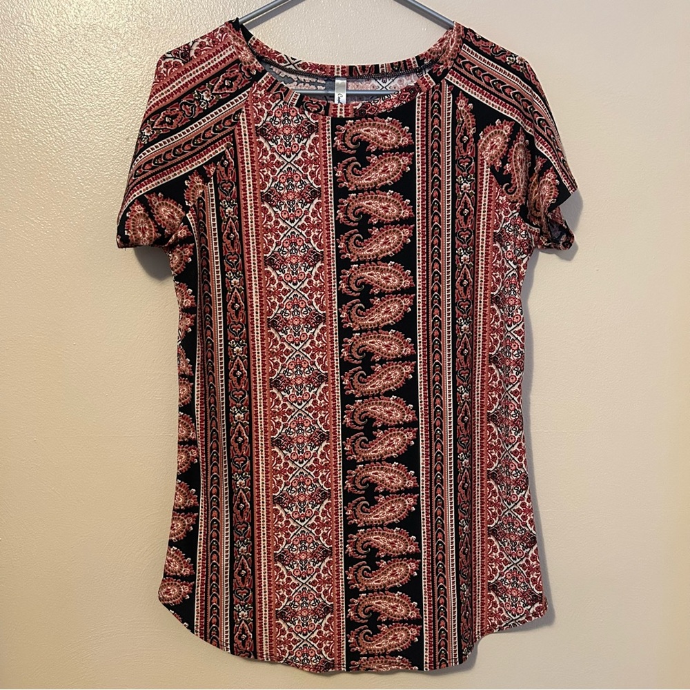 Cool Melon Paisley Print Women's Sort Sleeve Top